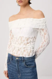TRENDYOLMİLLA Ecru Plain Fitted Carmen Collar Long Sleeve Lace Knitting Blouse - Image 7