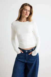 TRENDYOLMİLLA Black-Ecru 2 Sets Package Finger Snap Plain Fitted Crew Neck Soft Knitting Blouse - Image 4