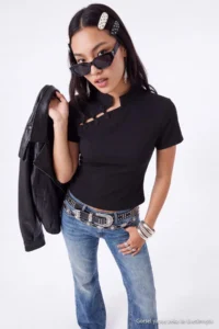TRENDYOLMİLLA Black Plain Fitted  Collar China buttoned Paper Touch Knitting Blouse - Image 2