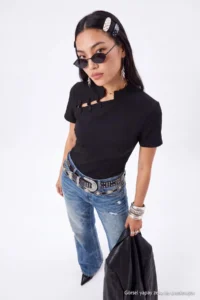 TRENDYOLMİLLA Black Plain Fitted  Collar China buttoned Paper Touch Knitting Blouse - Image 5