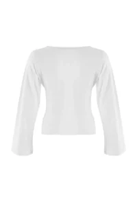 TRENDYOLMİLLA Ecru Plain Fitted V-neck Spanish Arm Crop/Short Cotton Flexible Knitting Blouse - Image 7