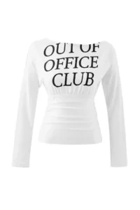 TRENDYOLMİLLA Ecru Slogan Detailed Fitted Drop Sleeve Crop/Short Cotton Knitting Blouse - Image 5