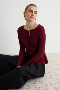 TRENDYOLMİLLA Burgundy Plain Fitted China buttoned Ornate Cowl Neck LONG Regular Pattern Camisole Knitting Blouse
