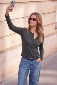 TRENDYOLMİLLA Anthracite Woolly Transparent Crew Neck Half Patch buttoned Knitting Blouse - Image 3