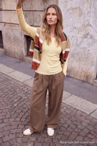 TRENDYOLMİLLA BEIGE Melange Woolly Transparent Crew Neck Half Patch buttoned Knitting Blouse - Image 3