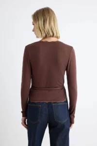 TRENDYOLMİLLA Brown Plain Fitted Double breasted Lace Detailed Crop Soft Knitting Blouse - Image 4
