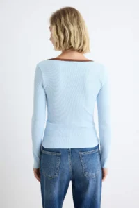 TRENDYOLMİLLA Light BLUE Plain Fitted V-neck Color Blocked Camisole Knitting Blouse - Image 4