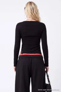 TRENDYOLMİLLA Black Plain Fitted Bolero Accessory Detailed Lycra Jersey Double Layer Knitting Blouse - Image 6