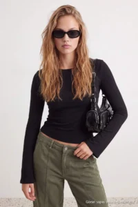TRENDYOLMİLLA Black Plain Fitted Crew Neck Low-cut back Viscose Rib Knitting Blouse - Image 2