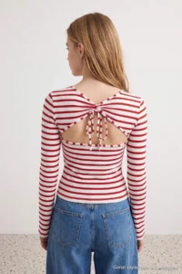 TRENDYOLMİLLA Red Striped Fitted Crew Neck Low-cut back Viscose Rib Knitting Blouse - Image 6