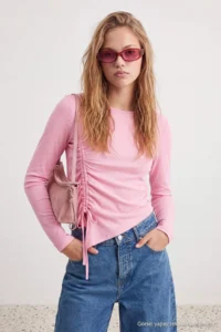 TRENDYOLMİLLA Light PINK Plain Fitted Crew Neck Shirred Crop Viscose Rib Knitting Blouse - Image 2