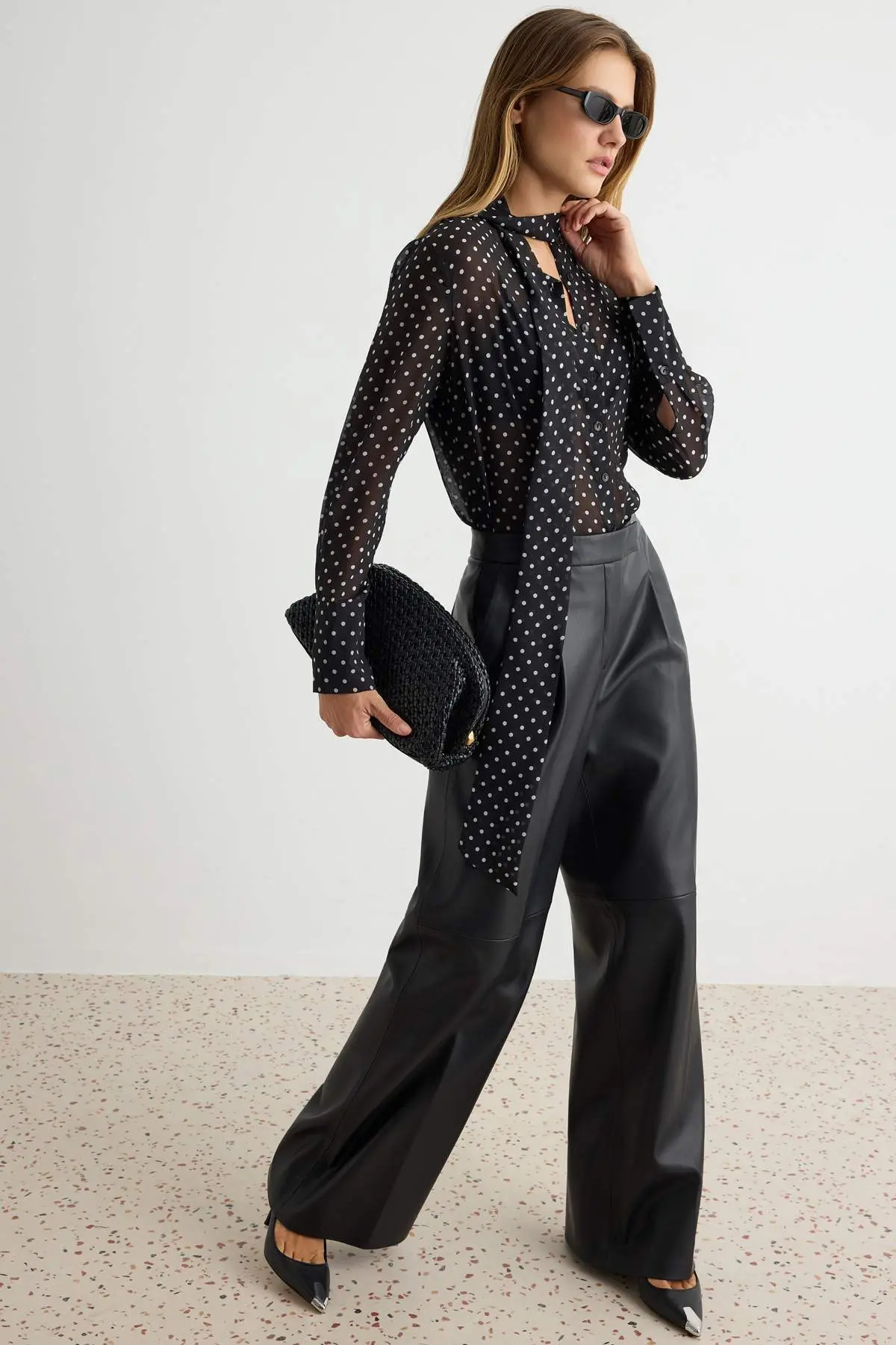 TWOAW27BZ00234-BLACK_1