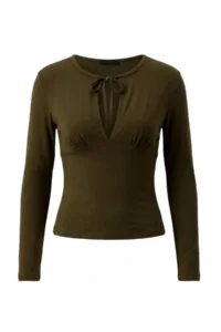 TRENDYOLMİLLA Khaki Fitted/Fitted Keyhole Collar Crop/Short Soft Knitting Blouse - Image 5