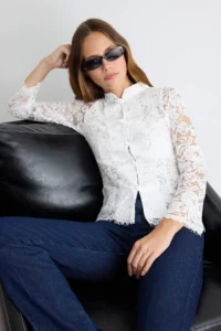 TRENDYOLMİLLA WHITE Ornate buttoned Weaving Lace Blouse - Image 3