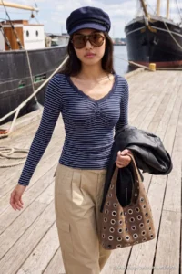 TRENDYOLMİLLA NAVY BLUE Striped Fitted Lace Detailed buttoned Knitting Blouse - Image 4
