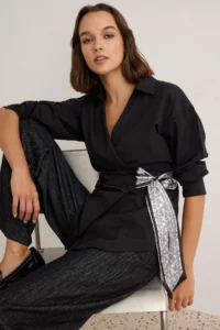 TRENDYOLMİLLA Black Binding Detailed Double breasted Blouse - Image 2