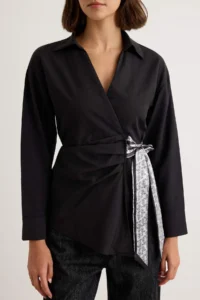 TRENDYOLMİLLA Black Binding Detailed Double breasted Blouse - Image 3