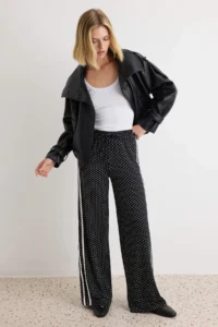 TRENDYOLMİLLA Black Polka Dot Striped Wideleg/Wide Leg Waist Laced Knitting Sweatpants - Image 6