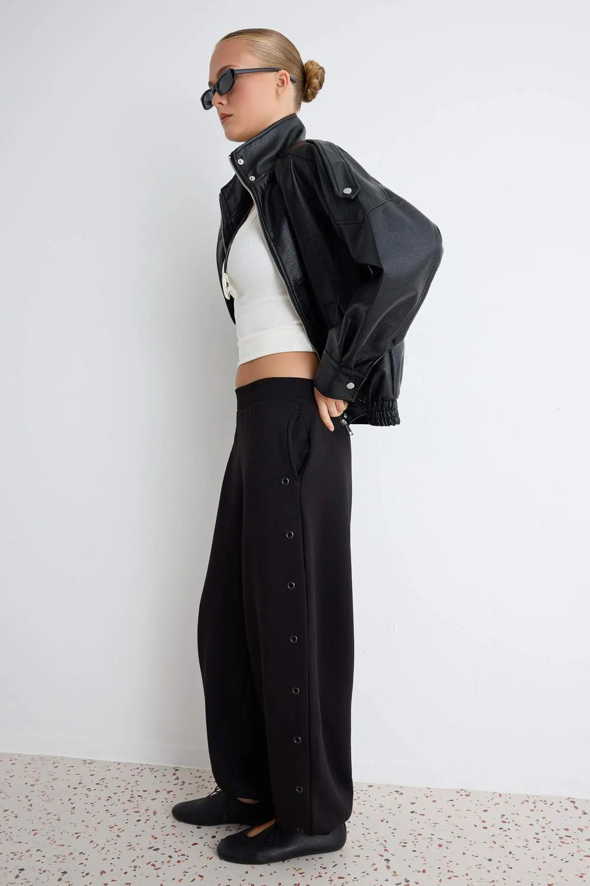 TWOAW27EA00007-BLACK_1