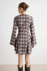 TRENDYOLMİLLA Brown Plaid/Checkered A-Cut/Life Form Short / Mini Weaving Dress - Image 4