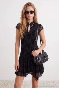 TRENDYOLMİLLA Black Plain skater/Belden Flared Keyhole Collar Mini Tulle Lined Knitting Dress - Image 4