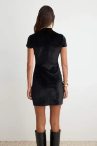 TRENDYOLMİLLA Black China Button Detailed bodycon/Fitting Short / Mini Velvet Knitting Dress - Image 5