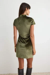 TRENDYOLMİLLA Khaki China Button Detailed bodycon/Fitting Short / Mini Velvet Knitting Dress - Image 5