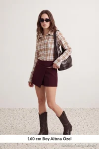 TRENDYOLMİLLA petite Burgundy Mini Shorts Skirt