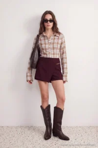 TRENDYOLMİLLA petite Burgundy Mini Shorts Skirt - Image 3