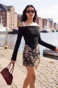 TRENDYOLMİLLA Khaki Camo Patterned Mini Skirt - Image 2