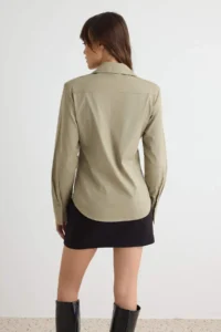 TRENDYOLMİLLA Khaki Omuz Detailed Shirt - Image 4