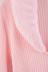 TRENDYOLMİLLA PINK removable Fur Detailed Fitted Knitwear Cardigan - Image 3