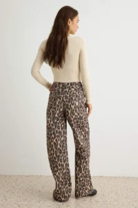 TRENDYOLMİLLA Multicolored Leopard Patterned High Waist Wide Leg jeans - Image 4