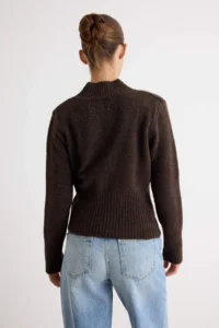 TRENDYOLMİLLA Brown V-neck Crop Soft textured Knitwear Sweater - Image 4