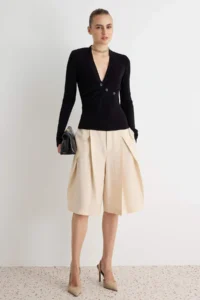 TRENDYOLMİLLA Black V-neck Double breasted Kapama Knitwear Sweater - Image 2