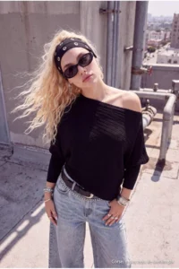 TRENDYOLMİLLA Black Boat Neck Bat Arm Knitwear Sweater - Image 4