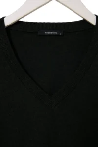 TRENDYOLMİLLA Khaki Wardrobe Essenstials Stone 100% Wool V-neck Basic Knitwear Sweater - Image 2