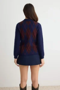 TRENDYOLMİLLA NAVY BLUE Collar Ucu Binding Detailed Knitwear Sweater - Image 4
