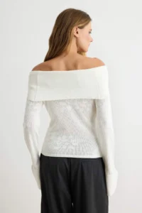 TRENDYOLMİLLA Ecru Carmen Collar Cellular Fitted Knitwear Sweater - Image 4