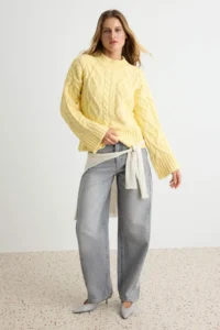 TRENDYOLMİLLA Yellow Soft textured Premium Thread Knitwear Sweater
