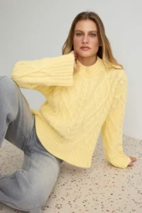 TRENDYOLMİLLA Yellow Soft textured Premium Thread Knitwear Sweater - Image 3