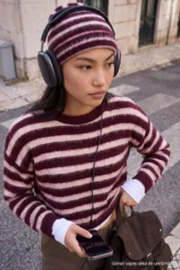 TRENDYOLMİLLA Burgundy Striped Oversized Crew Neck Soft Beret Knitwear Sweater - Image 2