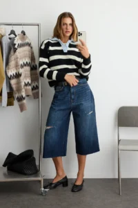 TRENDYOLMİLLA Black Wide Pattern Soft textured Knitwear Sweater - Image 2