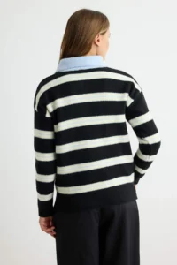 TRENDYOLMİLLA Black Wide Pattern Soft textured Knitwear Sweater - Image 6