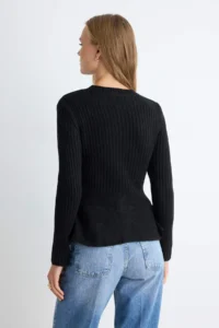 TRENDYOLMİLLA Black Soft textured Crew Neck peplum Waist Fitted Knitwear Sweater - Image 4