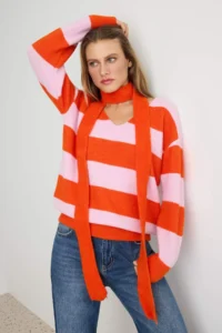 TRENDYOLMİLLA Red*001 Soft textured Scarf Knitwear Sweater - Image 2