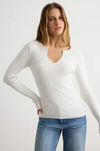 TRENDYOLMİLLA More Sustainable Ecru Wacky Collar Basic Knitwear Sweater - Image 3