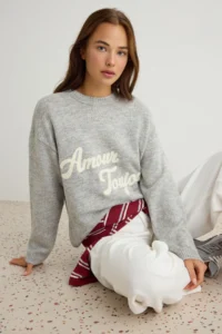 TRENDYOLMİLLA Gray Soft textured Slogan Knitwear Sweater - Image 2
