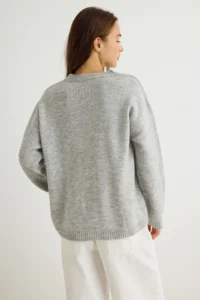 TRENDYOLMİLLA Gray Soft textured Slogan Knitwear Sweater - Image 4