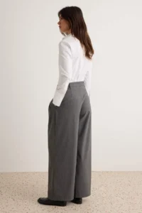 TRENDYOLMİLLA Anthracite Striped Pilili Wide Leg/Wide Leg Dress Pants - Image 4